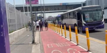 Usuarios señalan riesgos en cruces y zonas de alta circulación