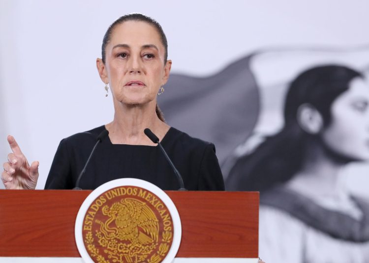 La presidenta de México destacó la importancia de la democracia como vía de solución