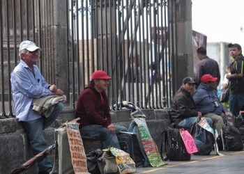 Suben desocupación e informalidad en marzo de 2026