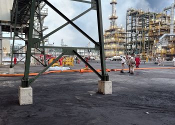 PRI arremete contra gobierno tras incendio en Dos Bocas y acusa “ineptitud”