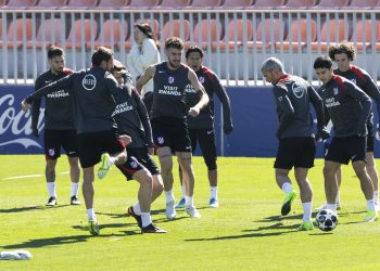 Atlético no se debe confiar ante un Barcelona herido