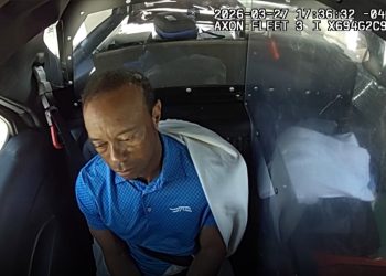 El teléfono distrajo a Tiger en el accidente de tráfico