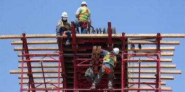 BBVA ve positiva inversión mixta en infraestructura, pero advierte retos para detonar recursos
