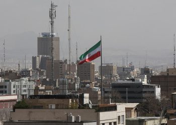 Irán rechaza negociar bajo presión y acusa a EE.UU. de violar el alto el fuego