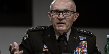 Randy George fue retirado como jefe del Estado Mayor del Ejército de EE.UU. en medio del conflicto con Irán