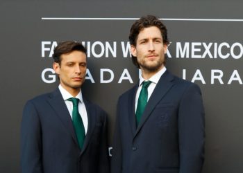 traje