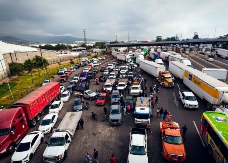 Bloqueos podrían impactar cadenas de suministro y consumo