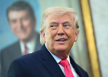 Donald Trump anuncia posibles aranceles del 50% contra países que apoyen militarmente a Irán