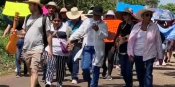 Pescadores y pobladores marchan por derrame de hidrocarburo en Veracruz