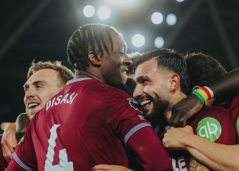 West Ham pone al Tottenham al borde del descenso