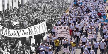 México honra el Día del Trabajo con marchas, memoria y demandas laborales