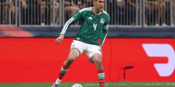 Edson Álvarez, del Fenerbahce turco, Jorge Sánchez, del PAOK griego, y Mateo Chávez, del AZ Alkmaar neerlandés, se unieron este lunes a la concentración