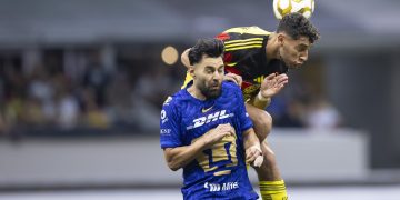 Sebastián Cáceres tuvo que abandonar el partido de ida de los cuartos de final entre América y Pumas, disputado en el Estadio Azteca, tras sufrir un golpe en el rostro