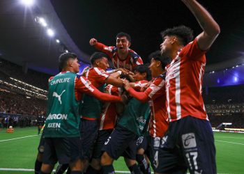 Las Chivas de Guadalajara, del entrenador argentino Gabriel Milito, superó este sábado por 2-0 a los Tigres UANL, para clasificarse a la semifinal del Clausura 2026.