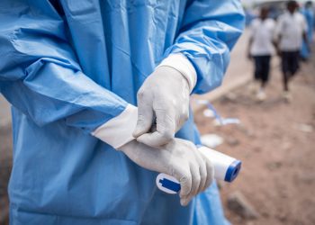 México restringe entrada a viajeros de África por brote de Ébola