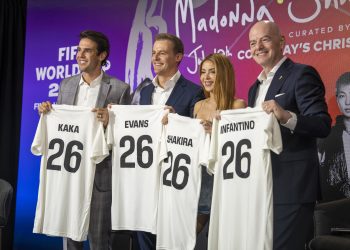 Infantino y Shakira presentan el espectáculo de la final del Mundial