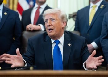 Trump afirma que EE.UU. "tomará el control" de Cuba "casi de inmediato"