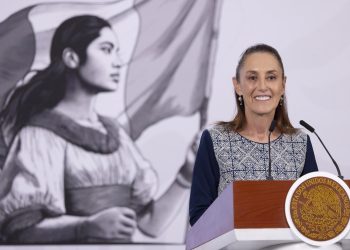 Sheinbaum felicita a maestros de México