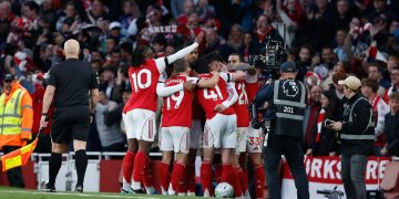 El Arsenal se proclamó este martes campeón de la Premier League 22 años después tras el empate 1-1 del Manchester City en el campo del Bournemouth.