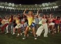 Captura de video cedido por Shakira que muestra a la cantante colombiana en un fragmento del nuev