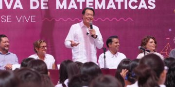 Mario Delgado propone reformar el calendario escolar