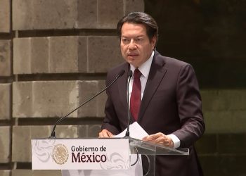 Mario Delgado anuncia incremento salarial del 9% para maestros