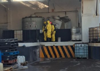 Bomberos activan emergencia por fuga de material químico en Guadalajara