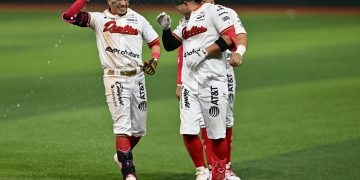 Con un mal tiro a la inicial del short stop de Veracruz, Rio Ruiz llegó al plato con la carrera con la que los Diablos Rojos del México (11-5) vencieron por pizarra de 8-7