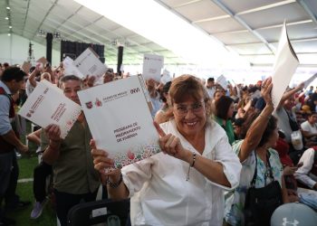 Entregan más de 4 mil créditos para vivienda y 500 escrituras