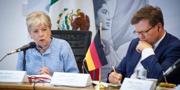 Semarnat presenta plan climático con enfoque en género y derechos humanos