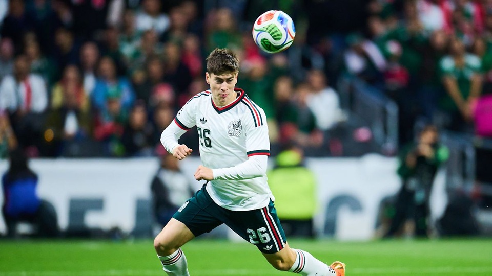“Hormiga” González levanta la mano: una opción real para el ataque de México en el Mundial 2026