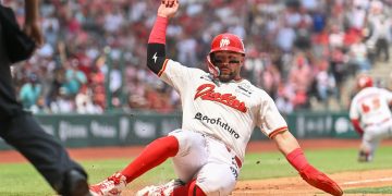Con dos rallies grandes, uno de siete anotaciones y uno de cinco, la ofensiva de los Diablos Rojos del México (15-12) volvió a sellar una jornada de doble dígito de carreras