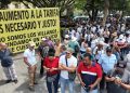 Protestan transportistas en Morelos: exigen que gobierno cumpla acuerdo de alza a la tarifa mínima