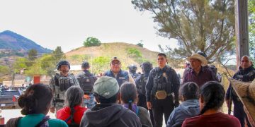 Autoridades implementan atención integral a desplazados por la violencia en Chilapa