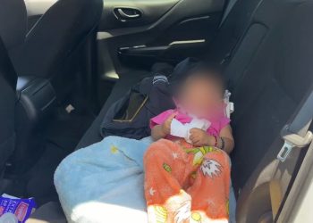 Abandonan a bebé de seis meses en taxi de aplicación en Ecatepec; policías lo rescatan