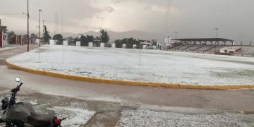 Granizada colapsa techos de viviendas y escuelas en Cuautepec, Hidalgo