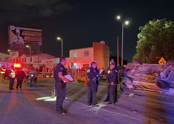 Accidente en Pachuca deja un muerto y 17 heridos tras choque de combi contra camioneta