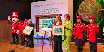 Develan billete conmemorativo por el Día Mundial del Medio Ambiente