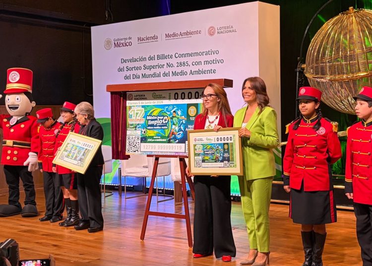Develan billete conmemorativo por el Día Mundial del Medio Ambiente