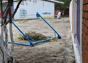 Muere niño en preescolar de Coahuila por desplome de columpio