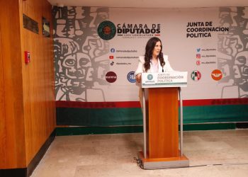 Presentan solicitud de juicio político contra Maru Campos en San Lázaro
