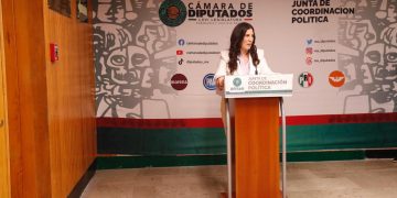 Presentan solicitud de juicio político contra Maru Campos en San Lázaro