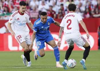 El Real Madrid, con su delantero francés Kylian Mbappé redimido al ser titular y hacer un buen partido tras la polémica con su técnico Álvaro Arbeloa, dio la cara