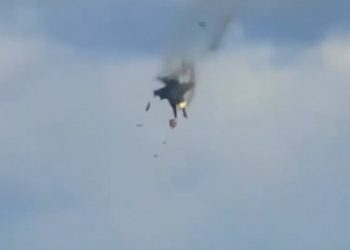 Dos aviones militares colisionaron durante un espectáculo aéreo en Idaho