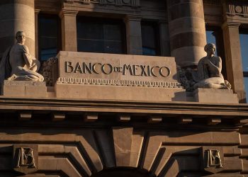 Banxico reduce previsión de crecimiento económico para México