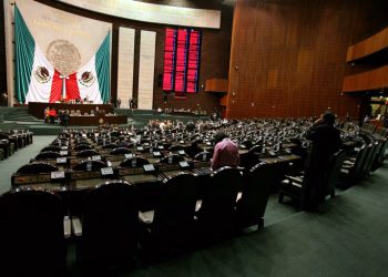 Autoridades proponen mayor control en plataformas digitales y protección a menores