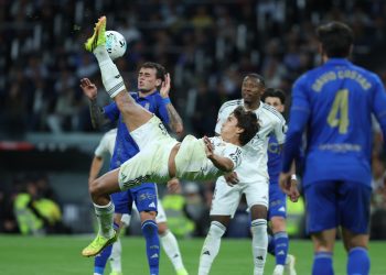 Real Madrid gana al descendido Oviedo