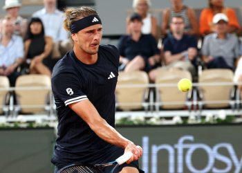 Zverev mantiene el rumbo a octavos