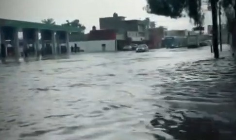 Las lluvias provocaron severas afectaciones viales en Tonanitla y Ecatepec