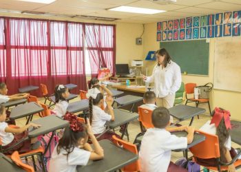 La CNDH advirtió sobre afectaciones a la niñez por el recorte del ciclo escolar
